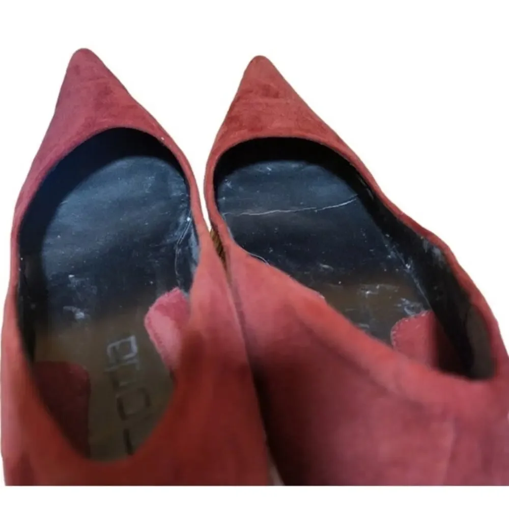 Moda red suede 3 in pointed toe heel, size 9.5